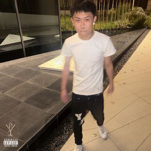 两根黑捧一前一后
