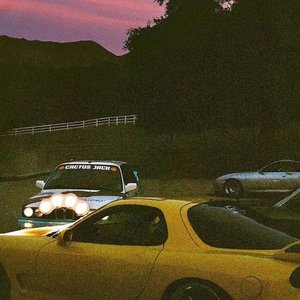 两根黑捧一前一后
